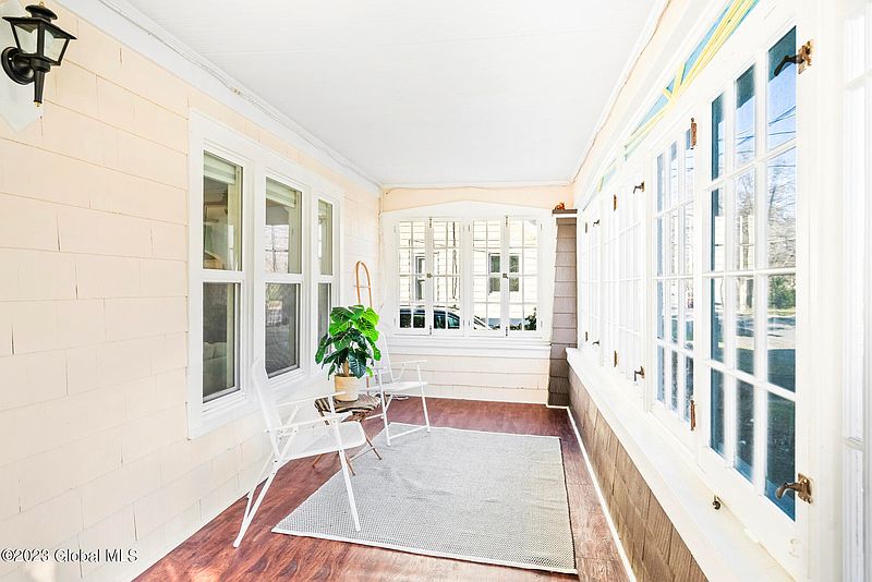 3rd image of 23 Oakwood Place