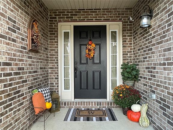 3rd image of 608 White Clover Ct