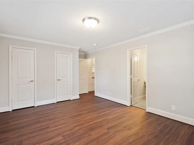 9015 Villa Park Cir — Photo 22