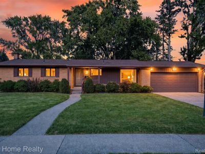 16850 Surrey St, Livonia, MI, 48154