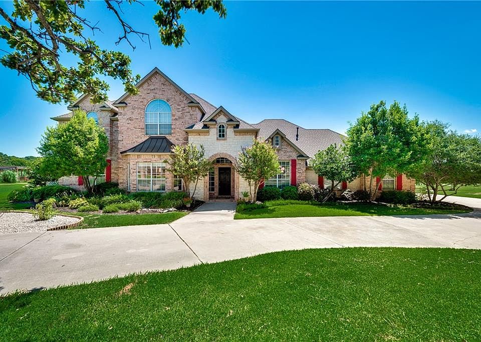 1st image of 315 Lake Trail Ct