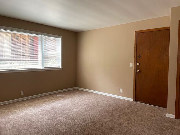 5th image of 306 Western Ave APT 1