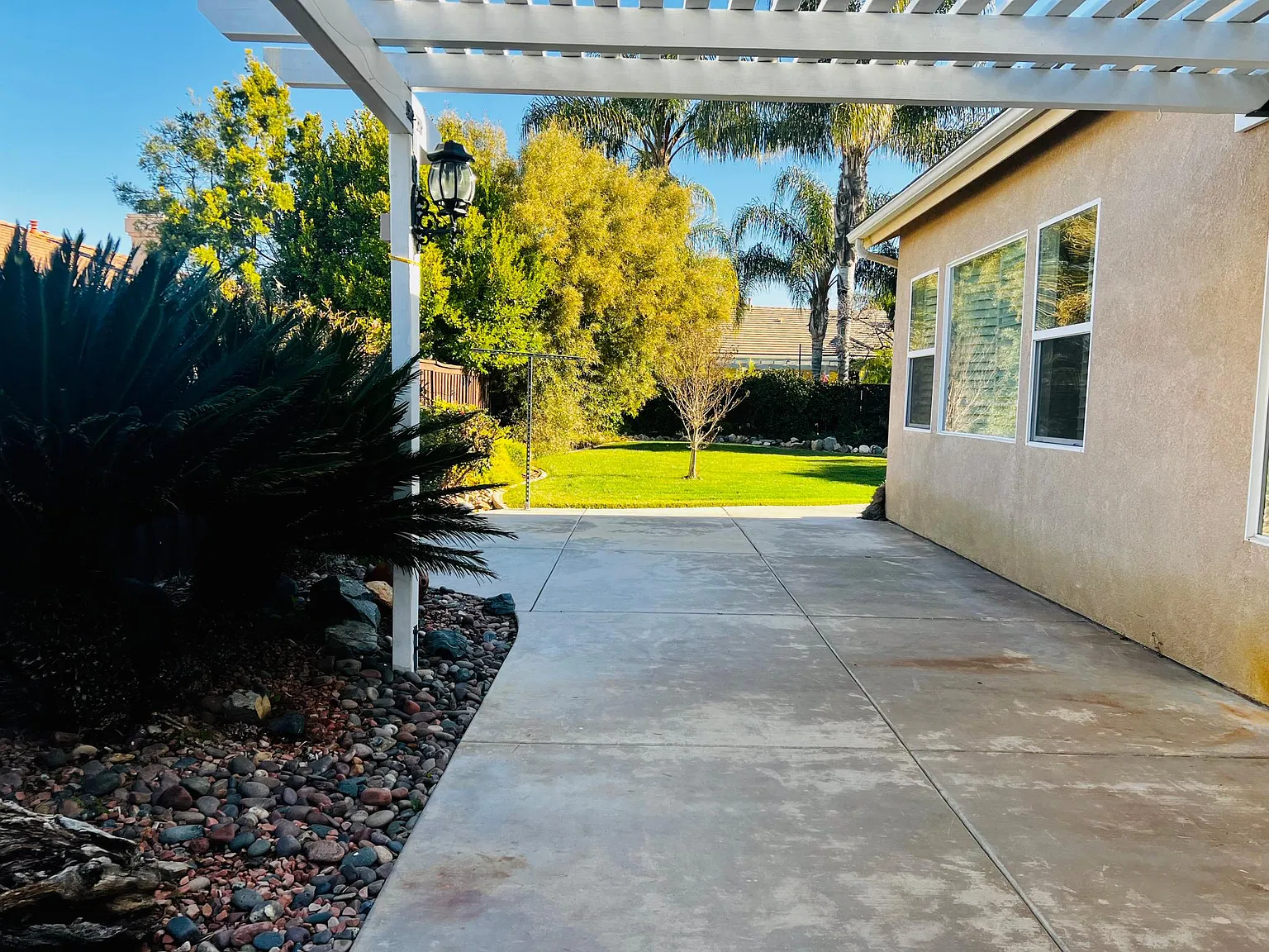 3 bed, 2025 sqft, $3,500 — Photo 3