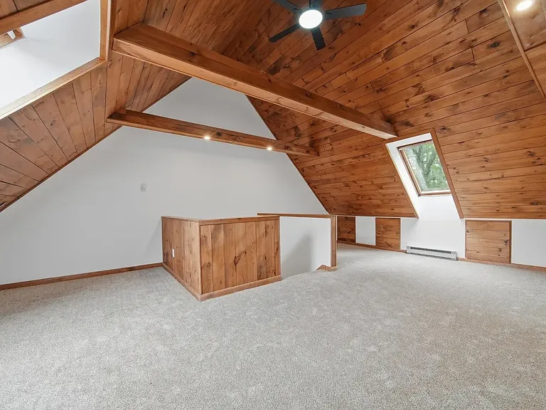 25 Silverton Dr — Photo 17