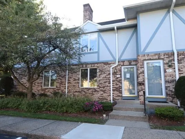 12 Mansion Woods Dr #B, Agawam, MA 01001