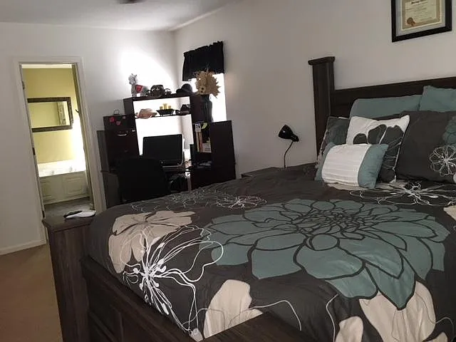 4 bed, $2,250 — Photo 2