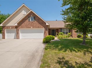 904 Saint Nicholas Dr, O Fallon, IL 62269