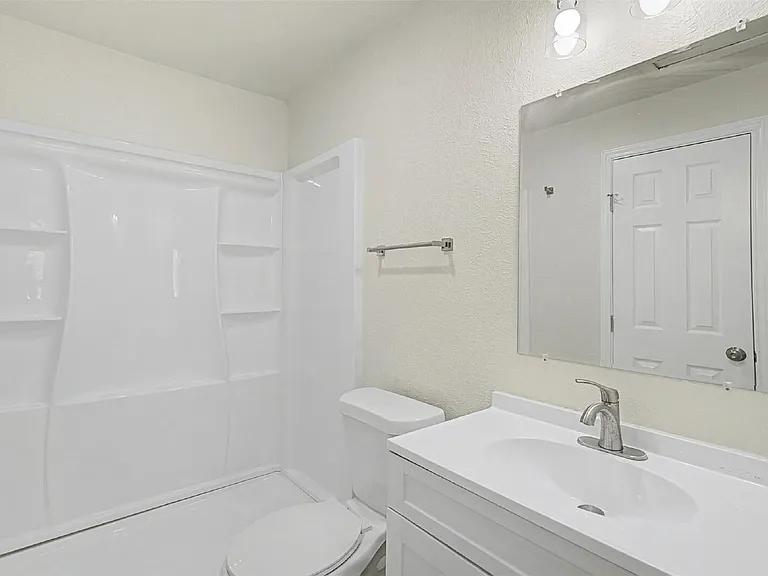 9021 White Settlement Rd #B — Photo 7