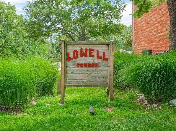 8221 Santa Fe Dr APT 12, Overland Park, KS 66204