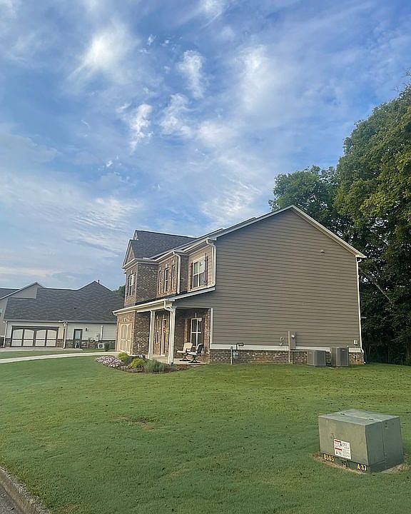 2nd image of 46 Twelve Oaks Dr #0