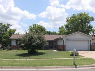 6241 E Woodlow Dr, Bel Aire, KS 67220