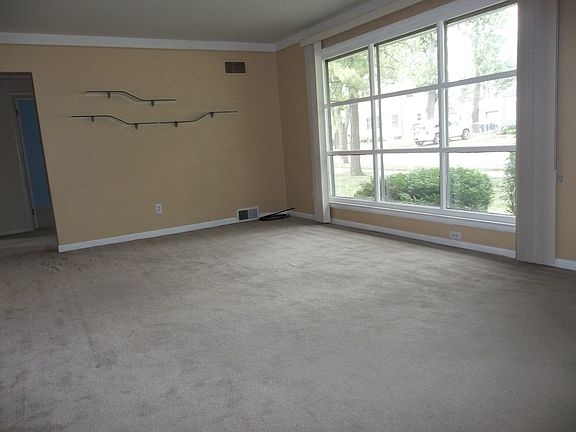 3rd image of 1303 W Windemere Ave