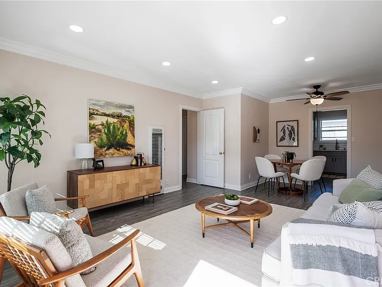 4401 E Ocean Blvd — Photo 2