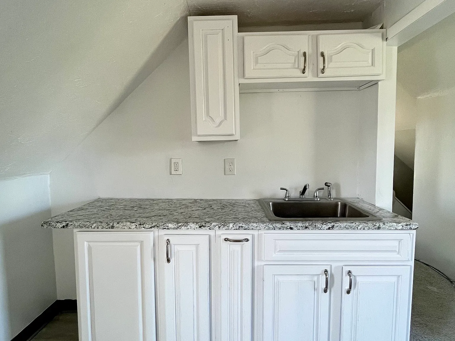 1 bed, 1000 sqft, $650 — Photo 2