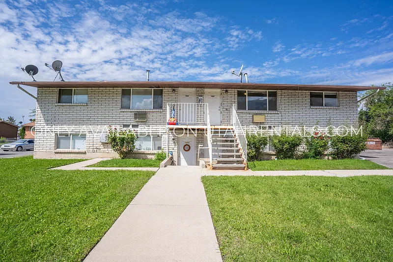 2 bed, 1.0 bath, 800 sqft, $1,395 — Photo 1