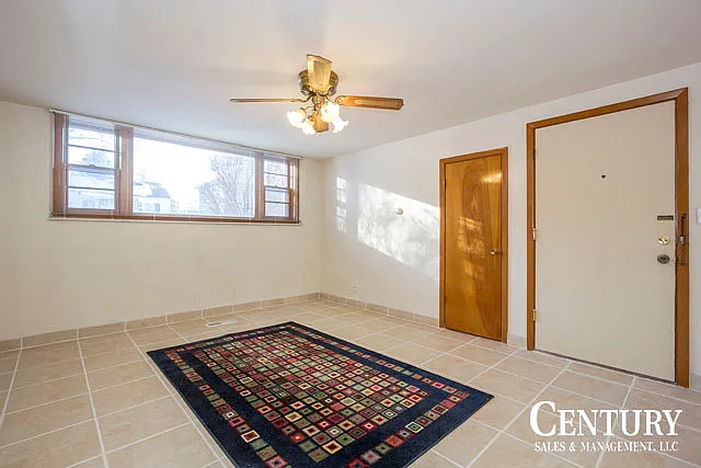 Studio, 420 sqft, $569 — Photo 4