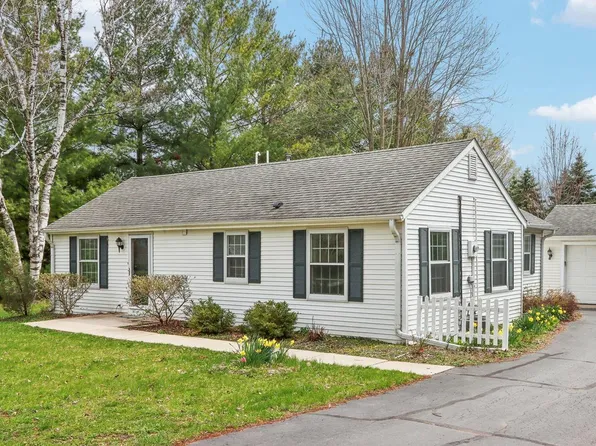 5103 Pine ROAD, Cedarburg, WI 53012