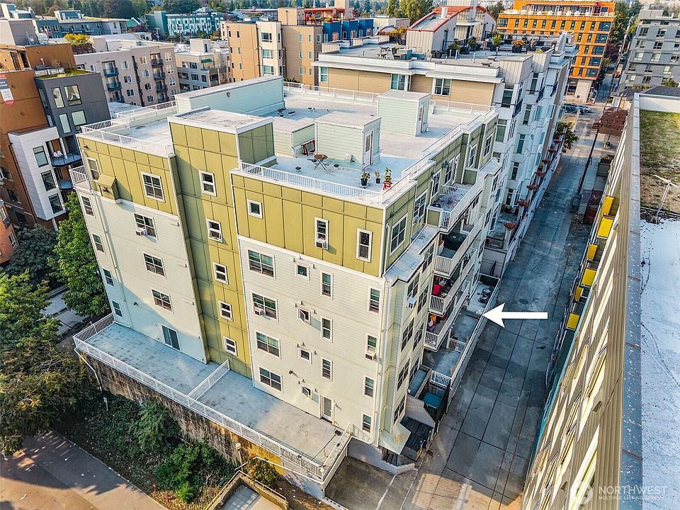 1st image of 4722 12th Avenue NE #203
