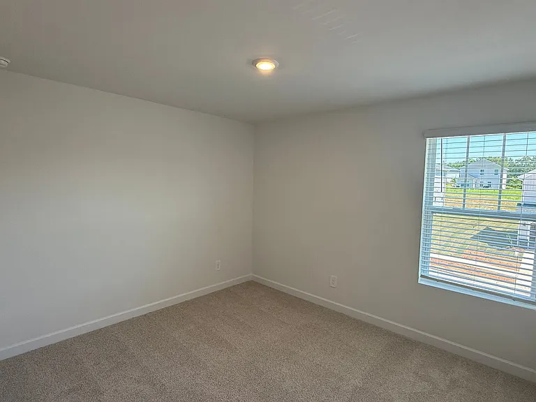 436 Luna Ln — Photo 12