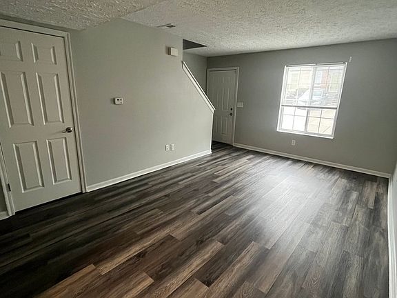 4th image of 2618 Crisnic Ct