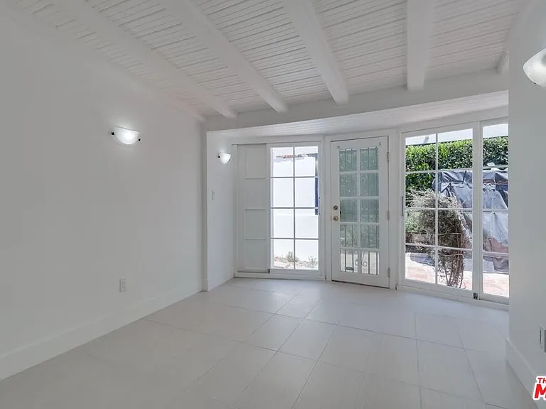 1318 S Longwood Ave — Photo 10