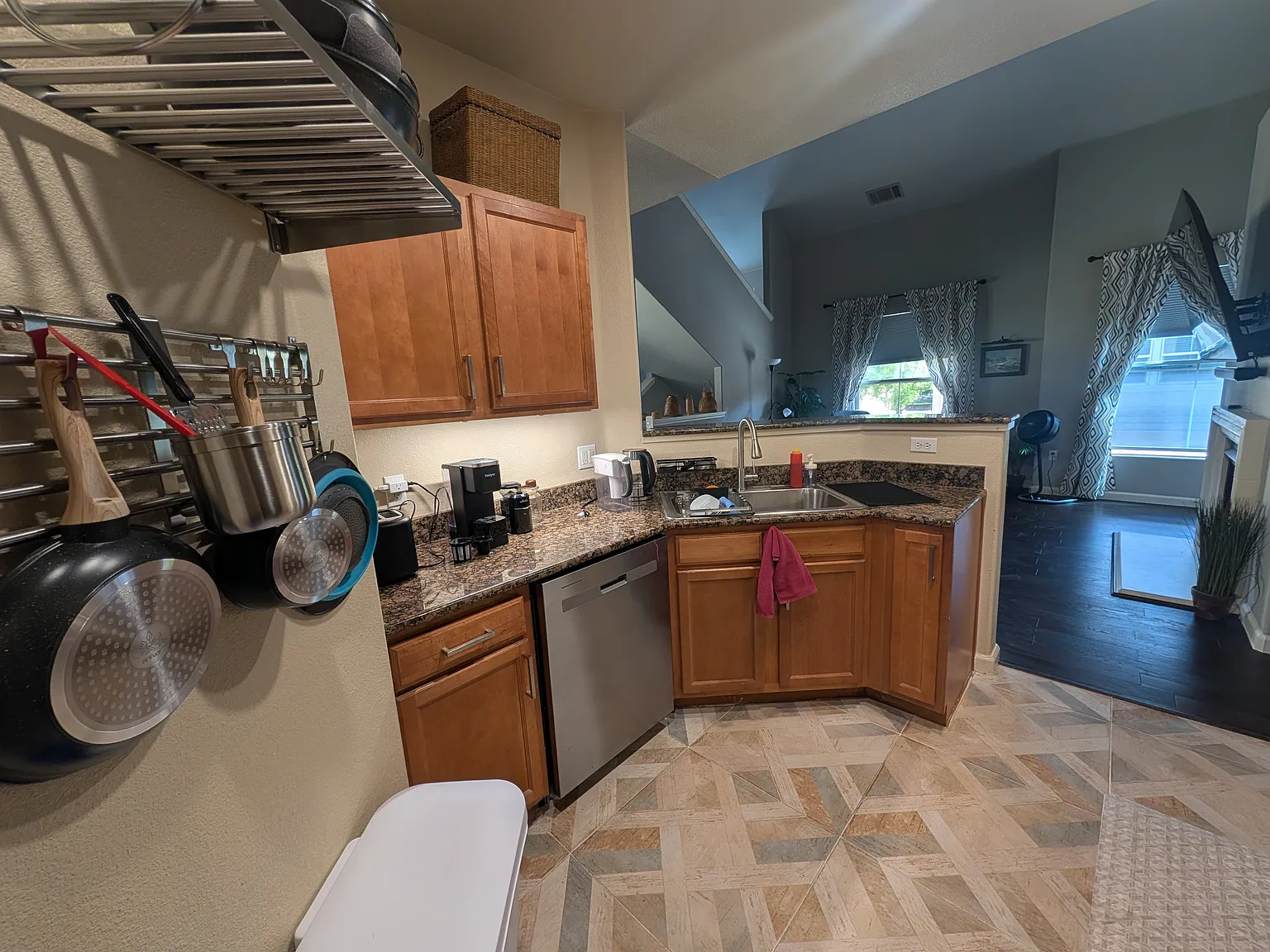 2 bed, 1600 sqft, $2,250 — Photo 3