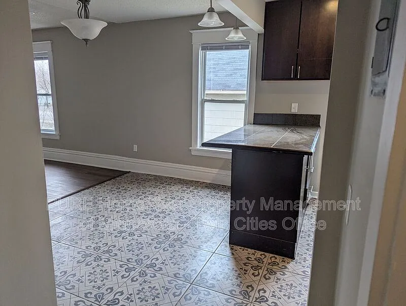 3 bed, 1.0 bath, $1,699 — Photo 4