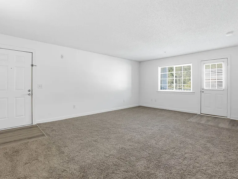 Plantation Oaks Apartments — Photo 10