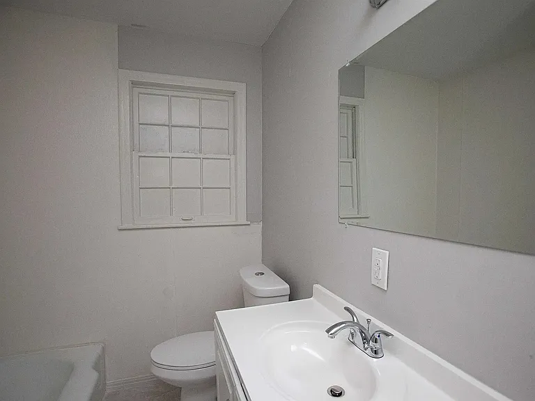 5305 Wood St — Photo 7