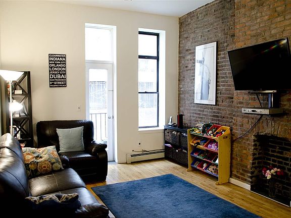 2nd image of 214 9th St #102