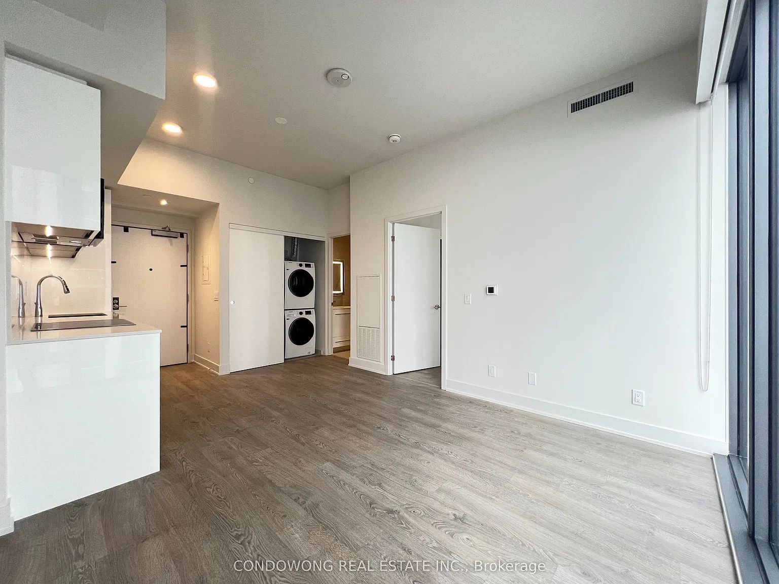 1 bed, $2,400 — Photo 4