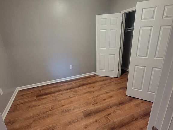 5th image of 2413 Ferry Ave #1
