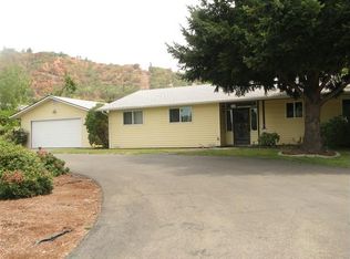 309 NE Terry Ln, Grants Pass, OR 97526