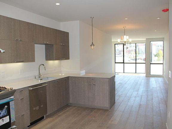 3rd image of 2652 Harrison St APT 405