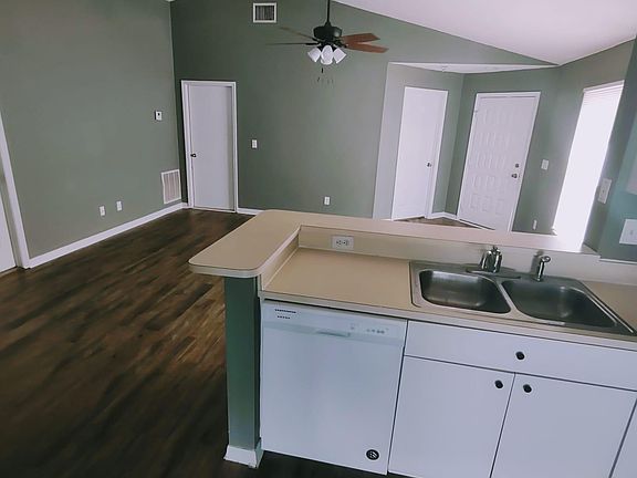 2nd image of 22605 Saint Thomas Cir