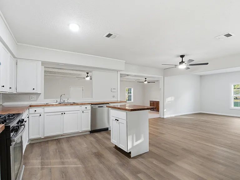 452 Scenic Dr — Photo 4
