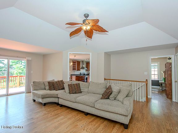 2nd image of 1114 Meadowridge Trl