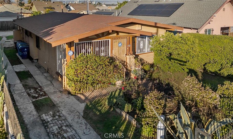 1st image of 933 W 57th St
