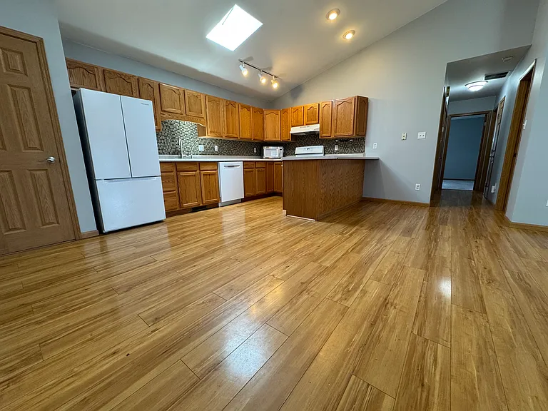 326 Brown Ct — Photo 14