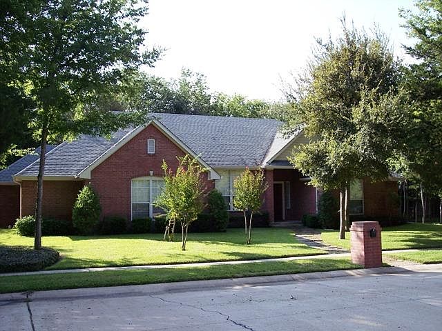 1st image of 1305 Oak Creek Dr