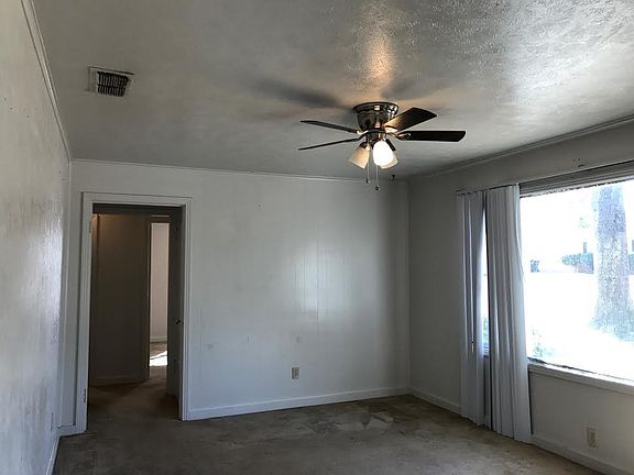 4th image of 311 E Ann Dr