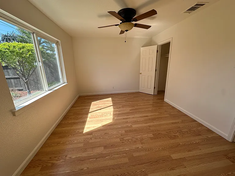 500 McKnight Ln — Photo 9