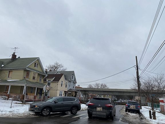 4th image of 13728 97th Ave