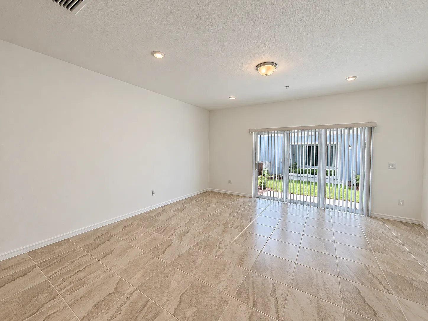 3 bed, 2.5 bath, $2,200 — Photo 4