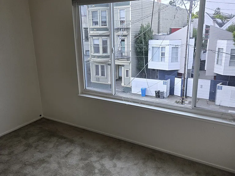 1040 Oak St #4 — Photo 10