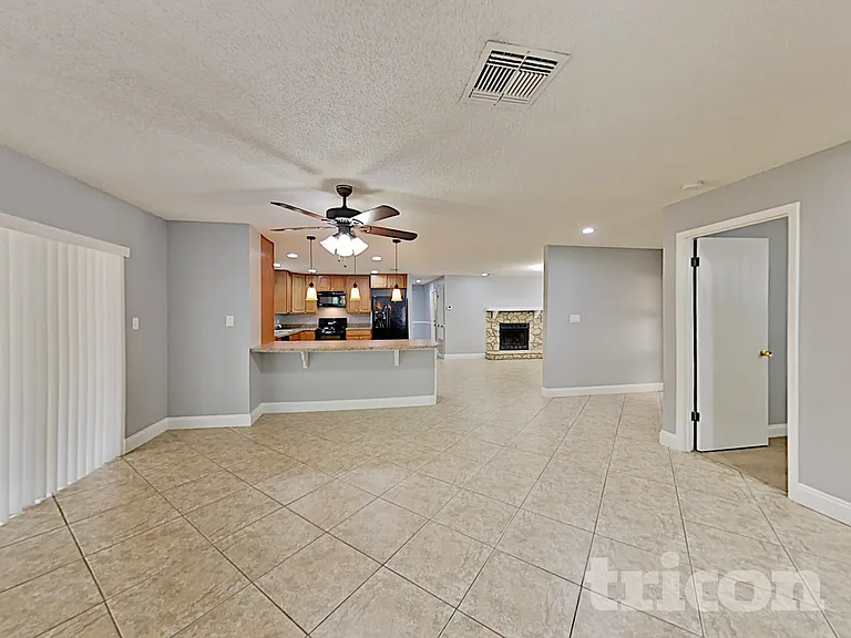 1548 Silver Fox Cir — Photo 5