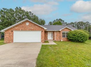 1540 Woodhill Dr, Lebanon, MO 65536