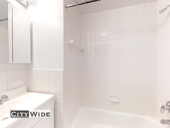 3rd image of 30 Charlton St APT 2K