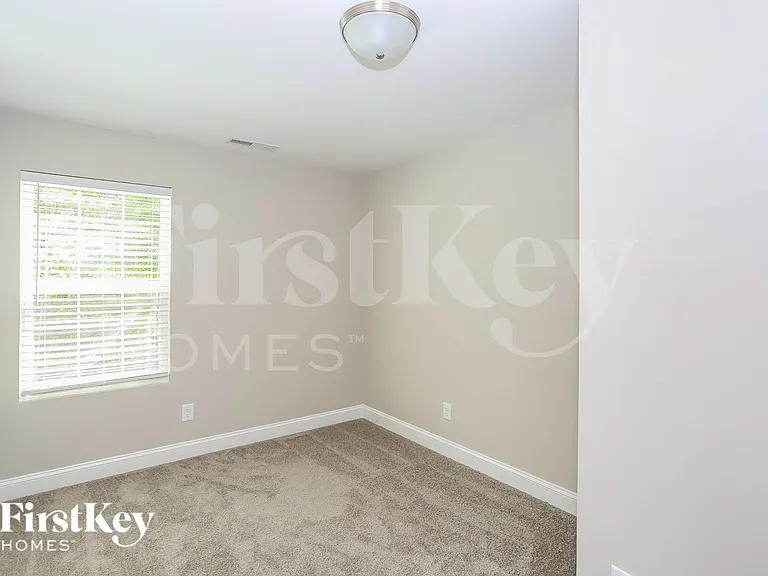 2031 Samantha Dr — Photo 11