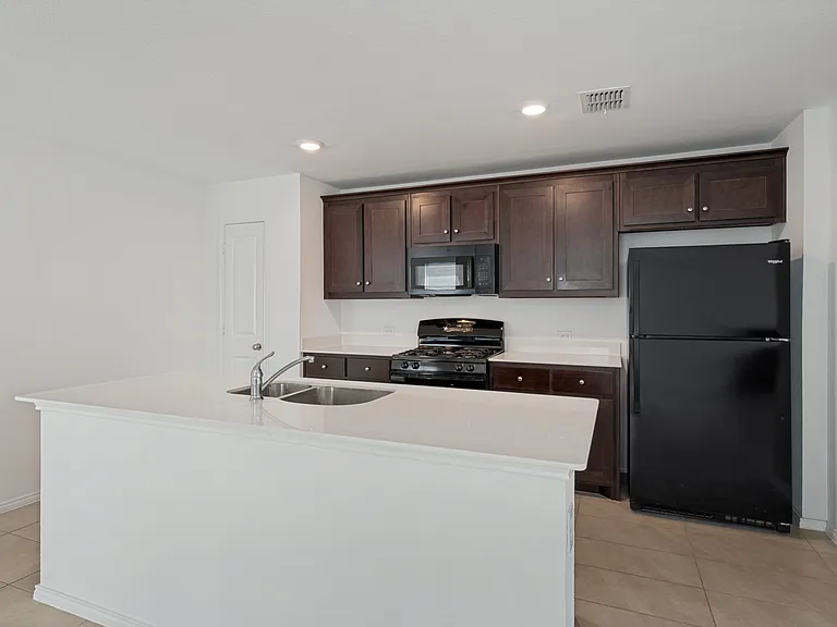 14045 Ilderton St — Photo 5